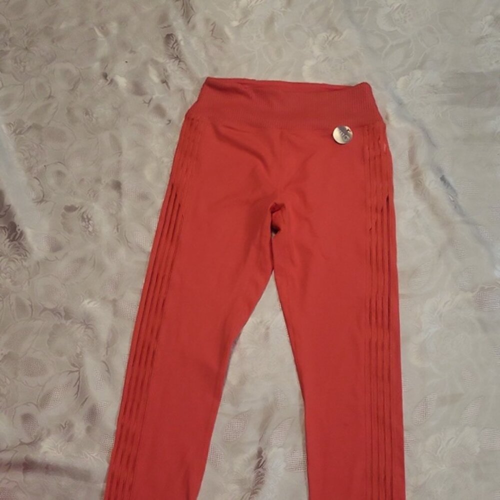 Victoria Secret PINK Ultimate V Leggings and top S - Picture 7 of 12